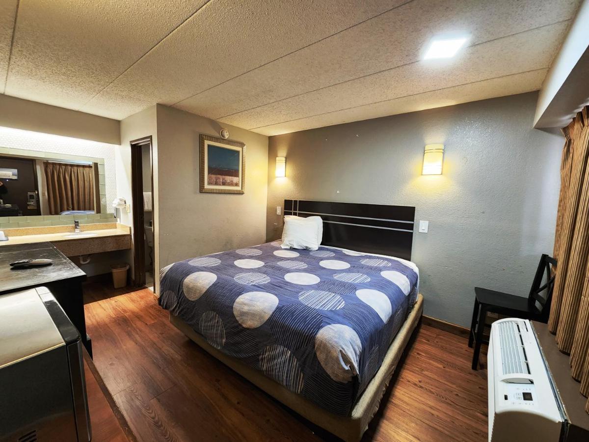 Americas Best Value Inn And Suites Little Rock Bagian luar foto