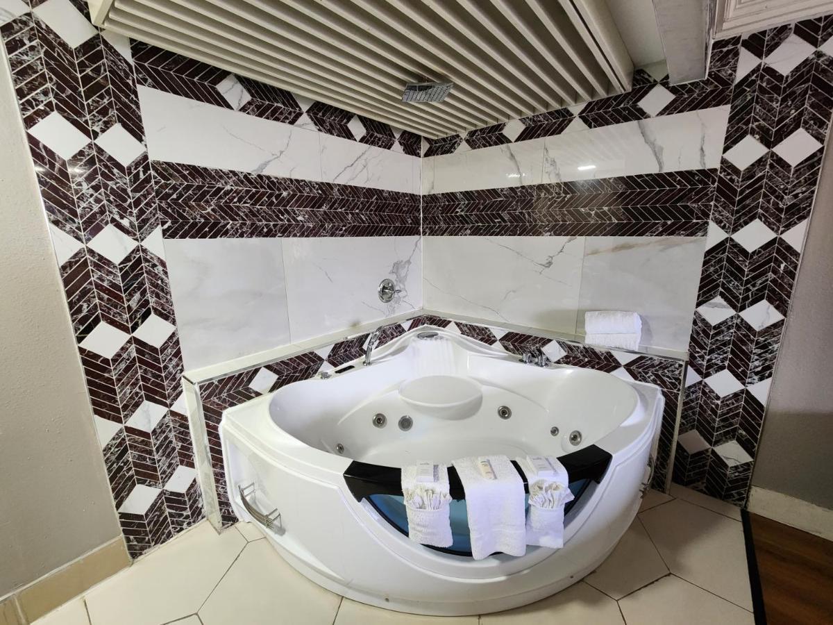 Americas Best Value Inn And Suites Little Rock Bagian luar foto