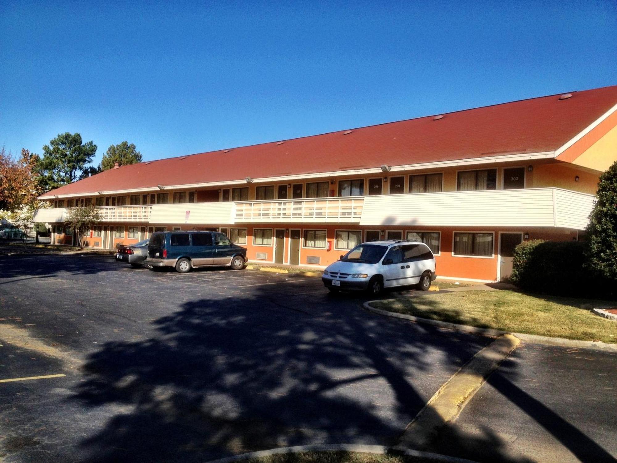 Americas Best Value Inn And Suites Little Rock Bagian luar foto
