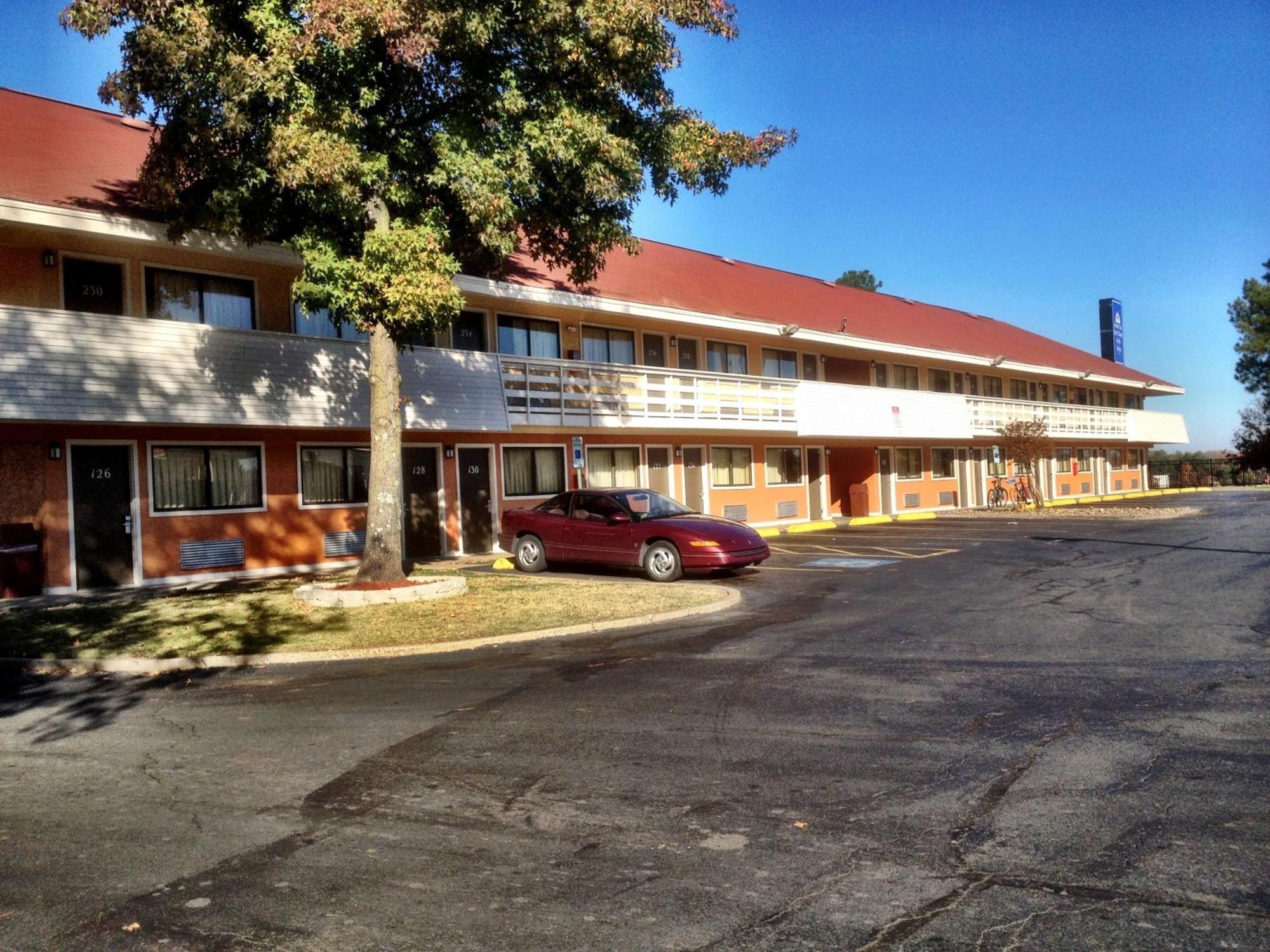 Americas Best Value Inn And Suites Little Rock Bagian luar foto