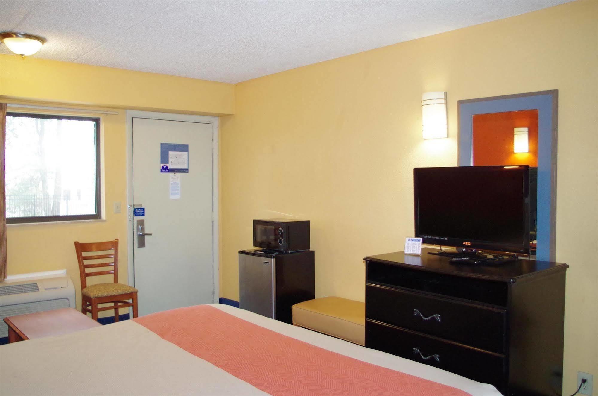 Americas Best Value Inn And Suites Little Rock Bagian luar foto
